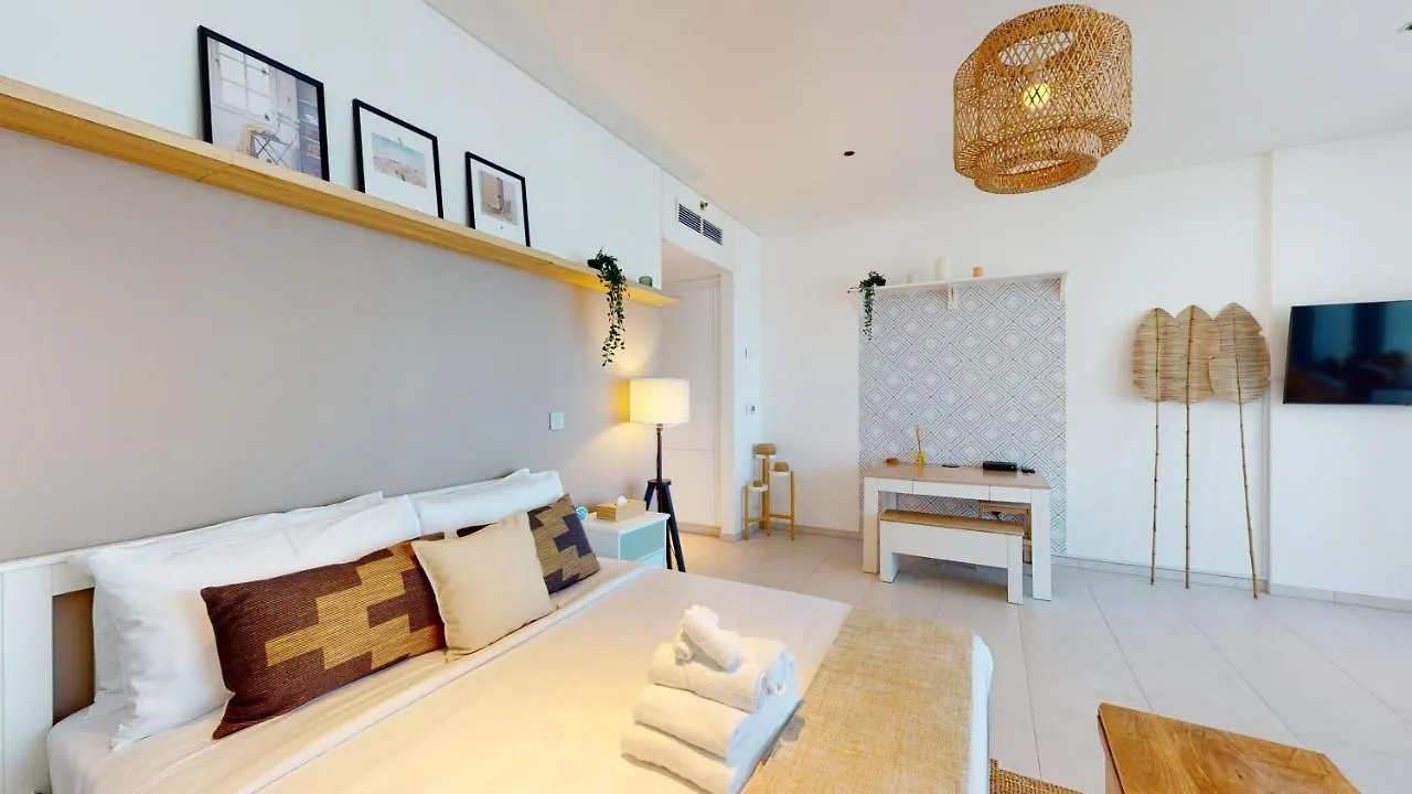 Stylish Studio With Burj Khalifa View Dubai