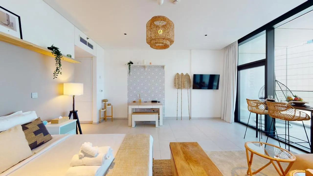 Stylish Studio With Burj Khalifa View Dubai Apartment