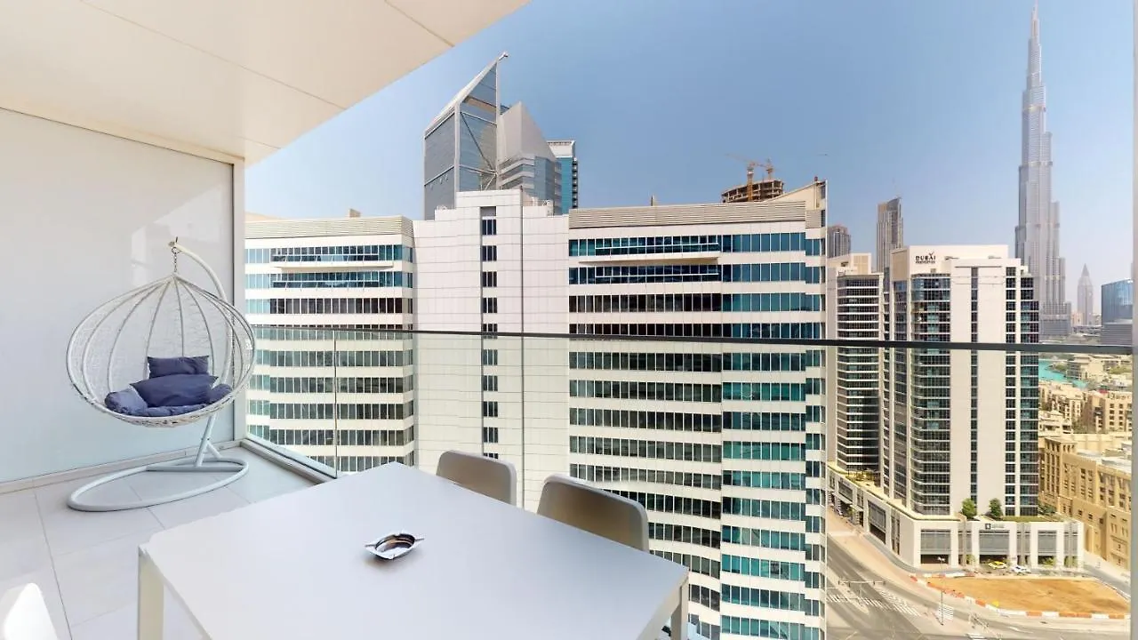 Stylish Studio With Burj Khalifa View Dubai Apartment